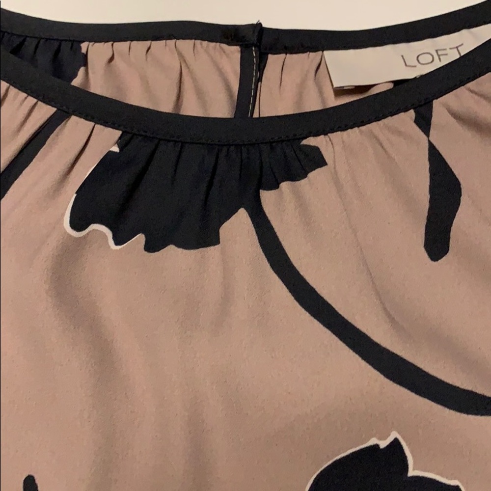 🎉SALE Ann Taylor Loft Blouse XSP🎉 - Picture 7 of 7